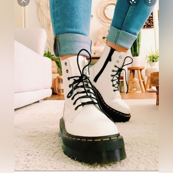 *SOLD* Doc Marten Jadon UK version white platform side zip boot size 8.5 - Picture 2 of 16